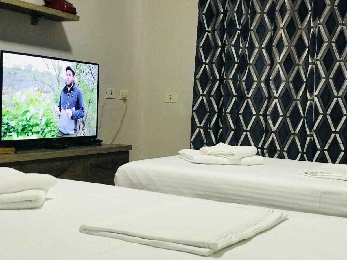 Appartement Proper House Iva à Tirana Extérieur photo